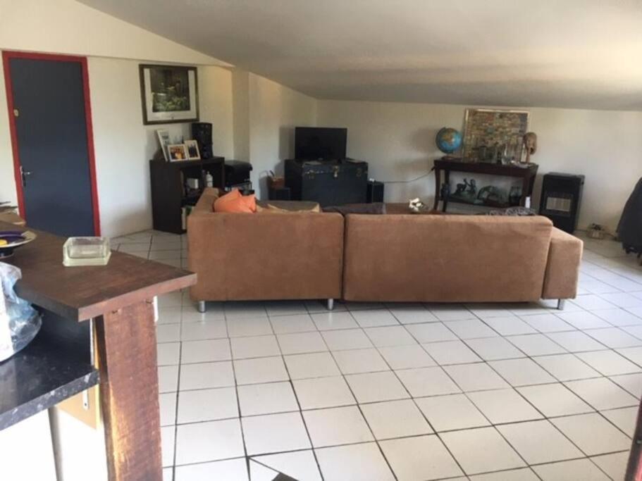 Le Depot Appartement Du Canal 80M2 A Champvert מראה חיצוני תמונה